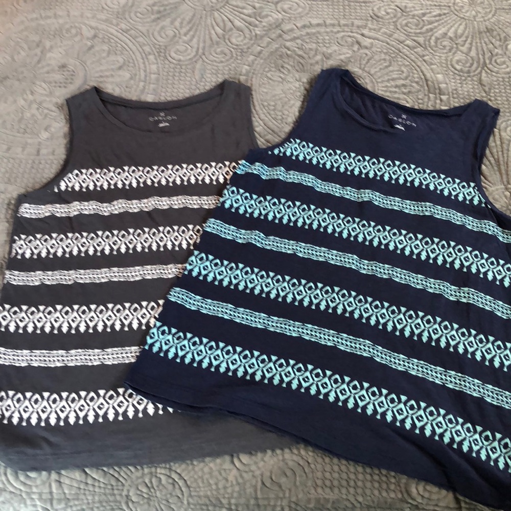 Caslon Tops!